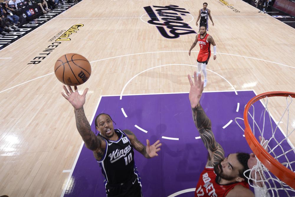 西蒙斯在近 西蒙斯在近