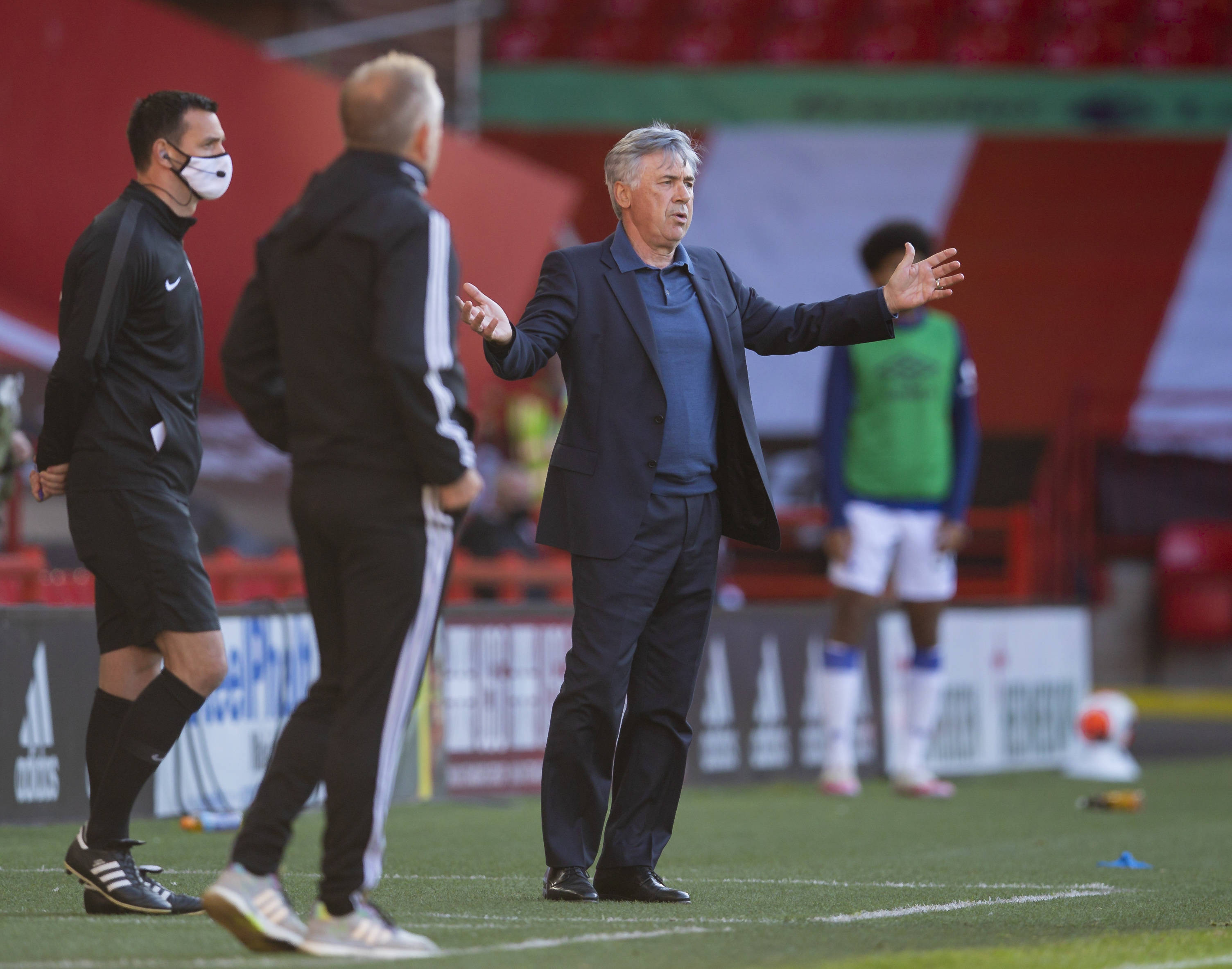 球迷们一记 球迷们一记