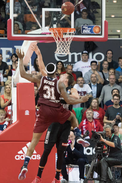 其表现令人 其表现令人